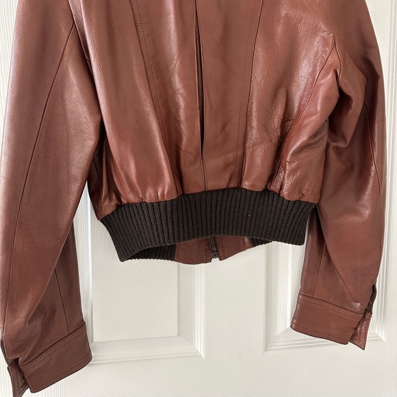 Vintage Brown 💯 leather jacket small - Picture 3 of 5